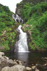 irland assaranca wasserfall